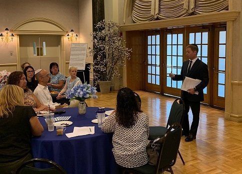 Matt Levinson speaks on the importance of providing exceptional customer service to Beth El Congregation.